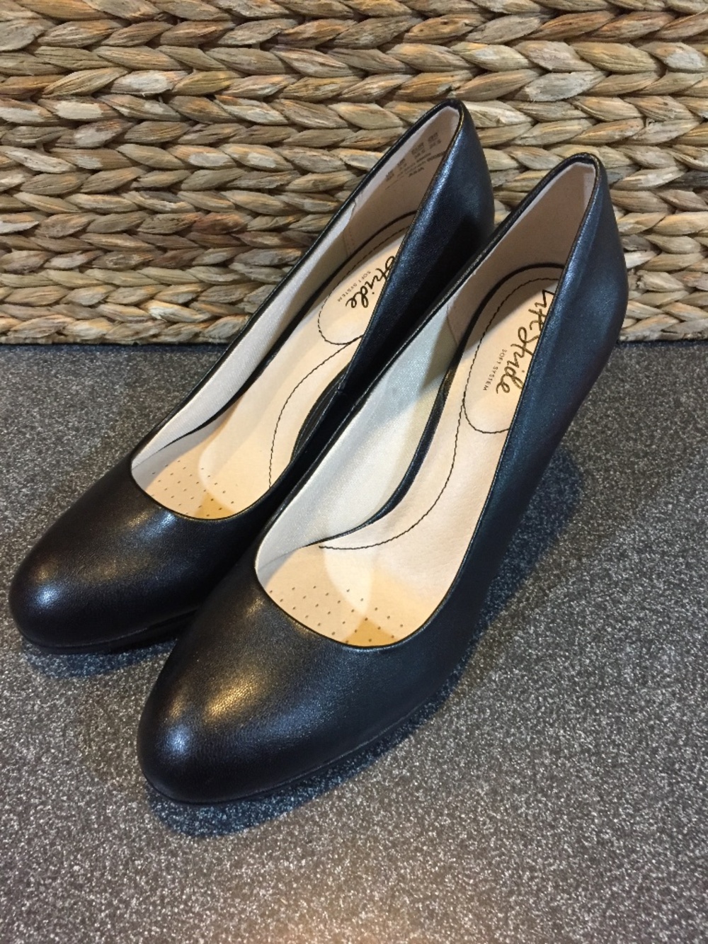 Life Stride Black Classic Round-Toe Heels